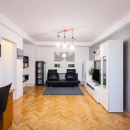 Central Apartment Тыргу-Муреш Экстерьер фото